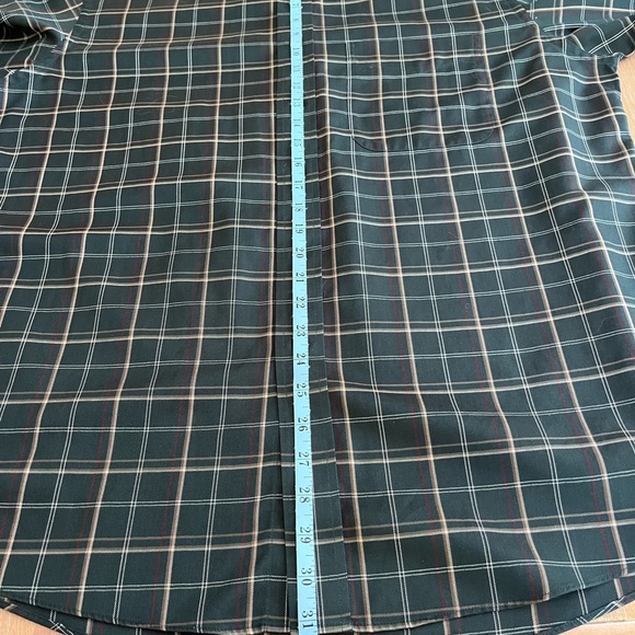 Jos A Bank men’s dark green plaid button down. Travelers collection size L - Picture 7 of 8